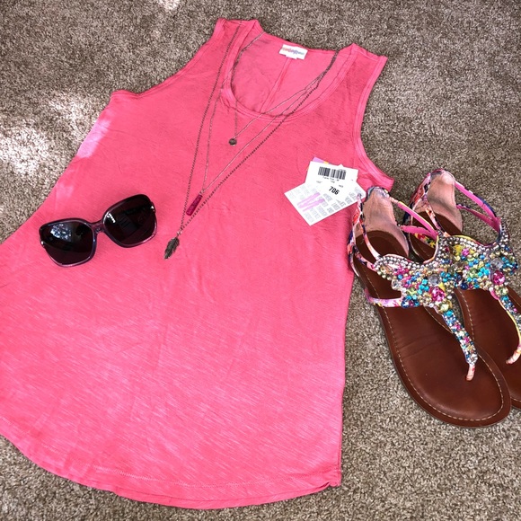 ❌SOLD❌ LuLaRoe Tank M - Picture 3 of 3